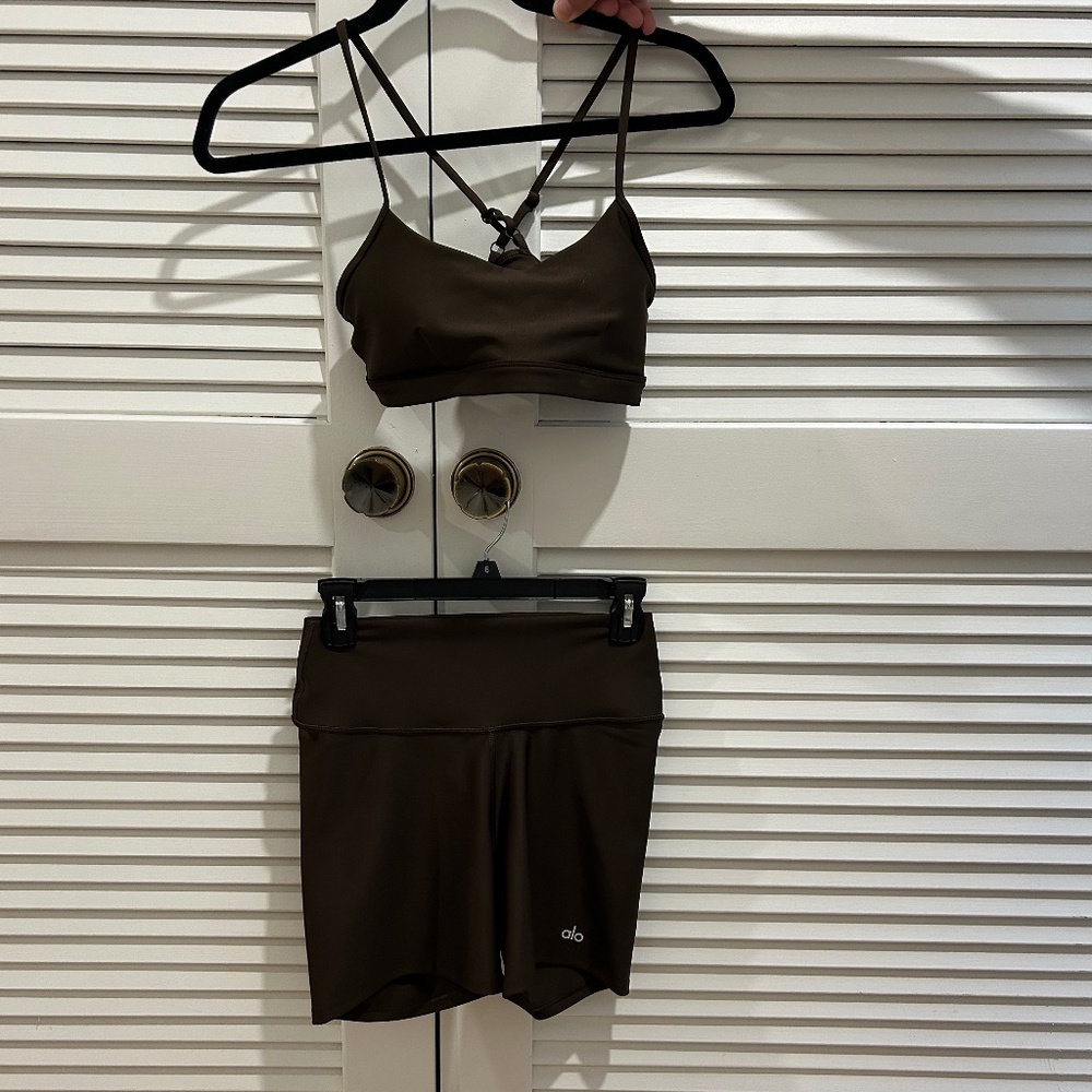Alo airlift intrigue bra